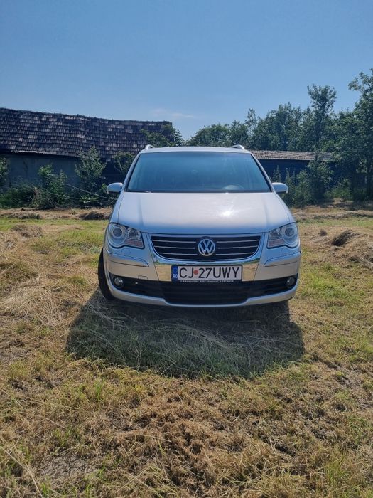Vând wolkswagen touran