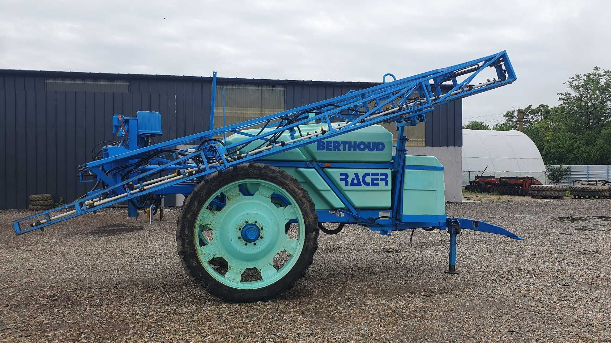 Racer 32 d.p.tronic