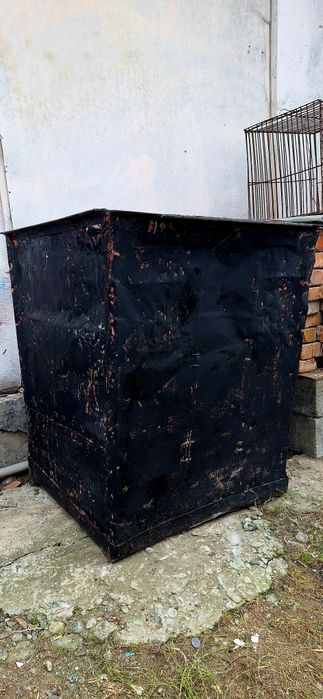 Продам мусорные контейнер усиленный каркас
