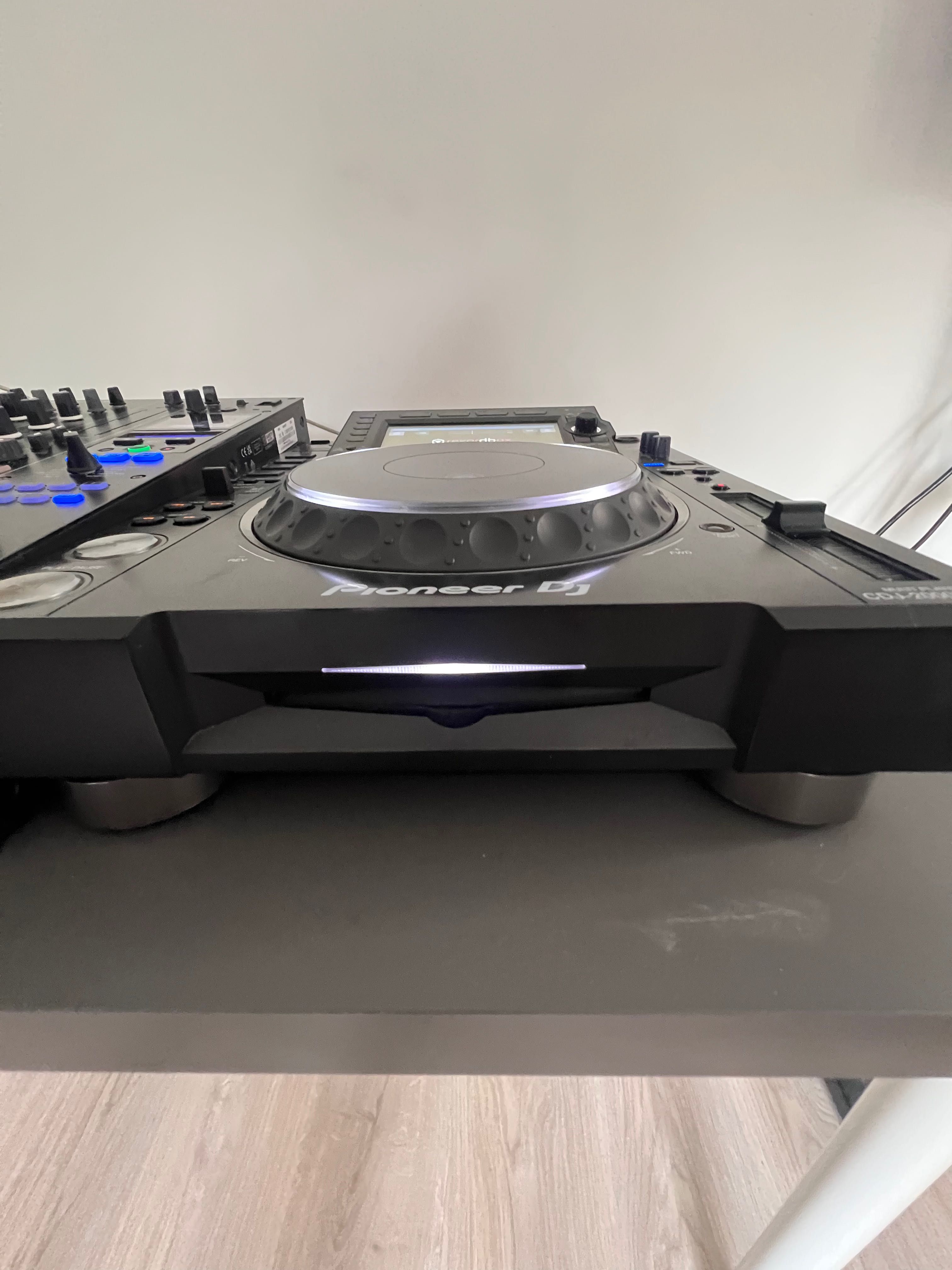 Pioneer CDJ-2000 NEXUS+Pioneer DJM - A9