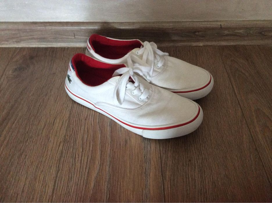 Lacoste adidasi tenesi