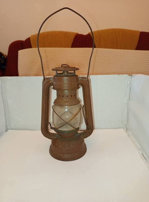 Felinar pe gaz METALOGLOBUS,fabricat în România în perioada comunistă