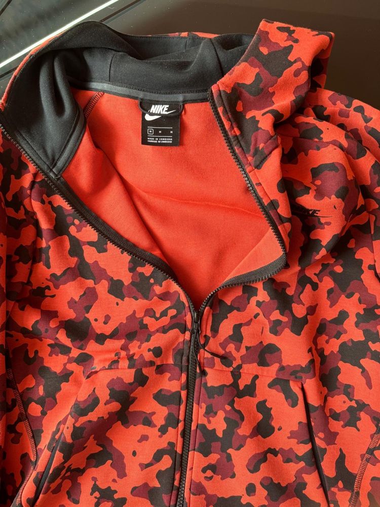 Nike tech fleece camo