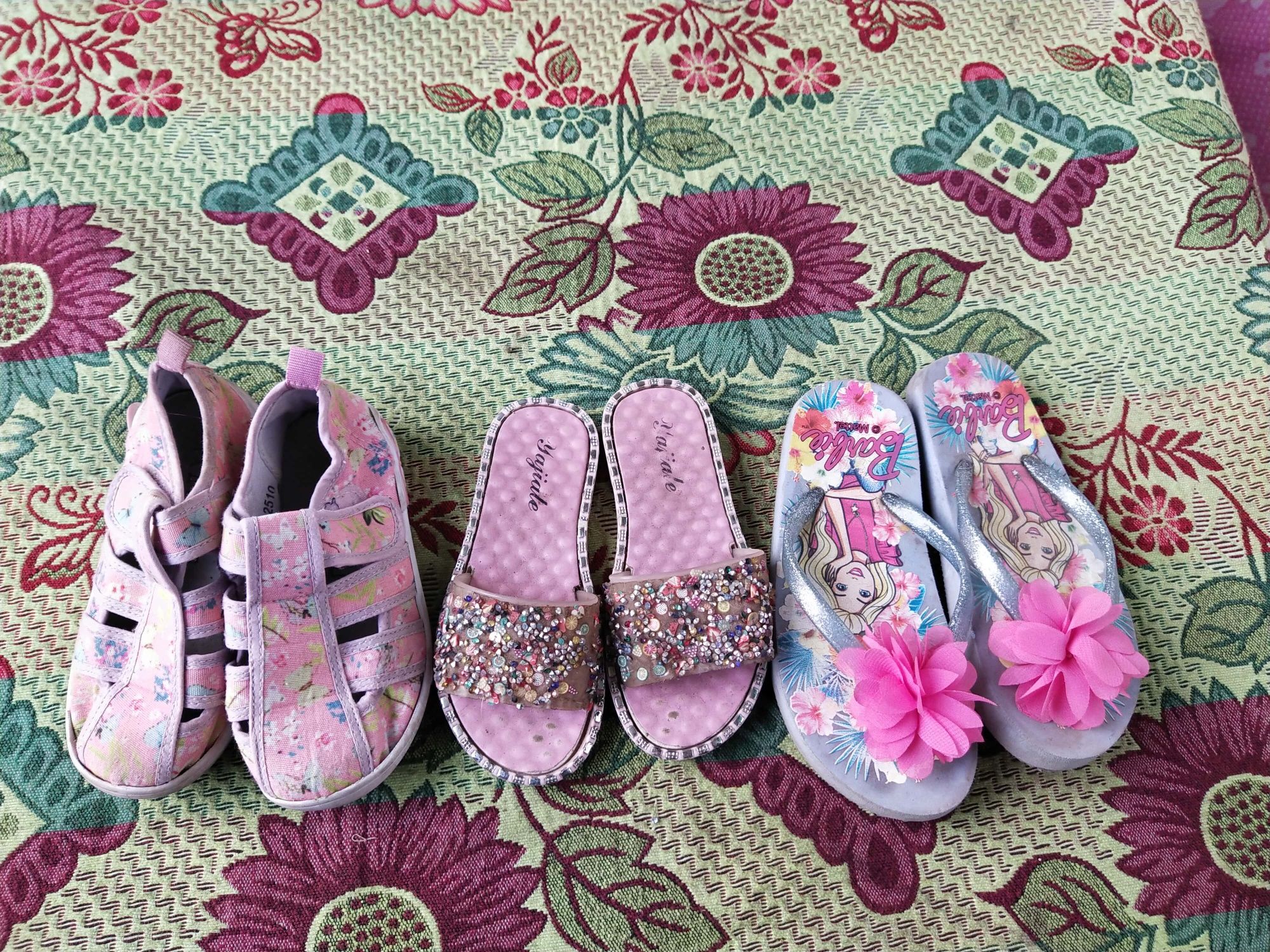 Продам детскую обувь для девочки