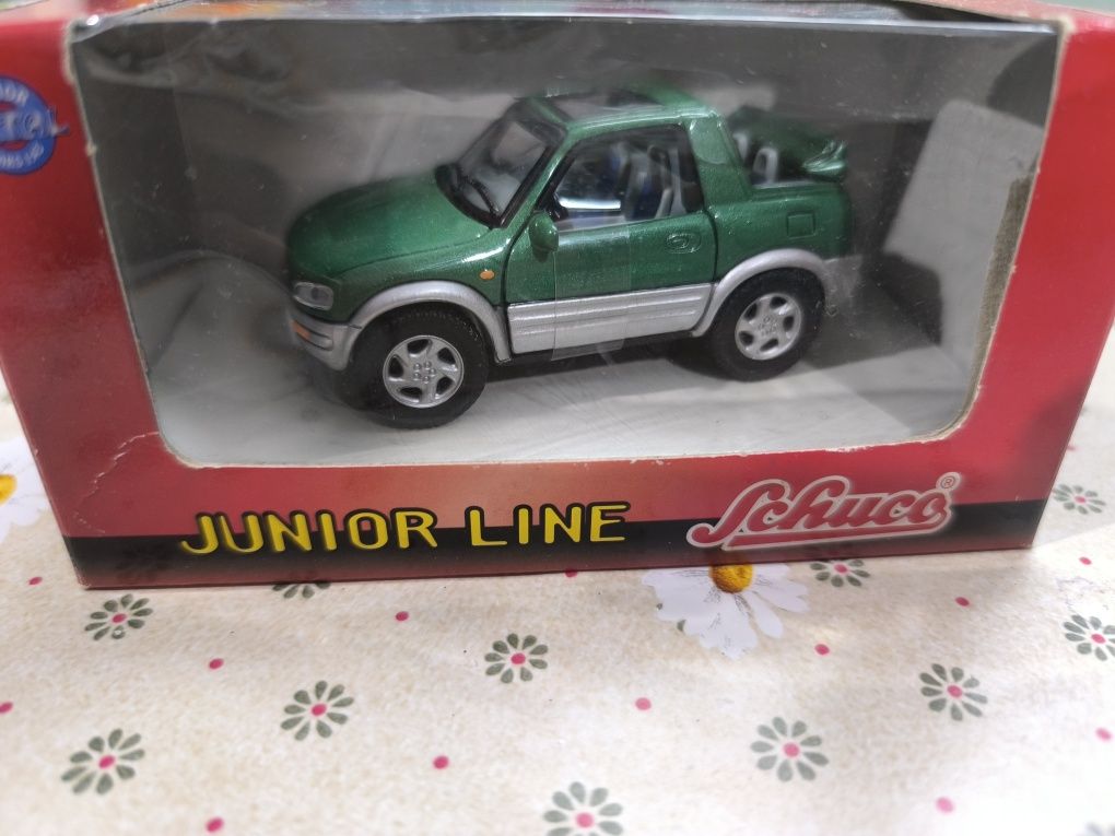 Schuco Toyota RAV4 1997 1:43 мащаб