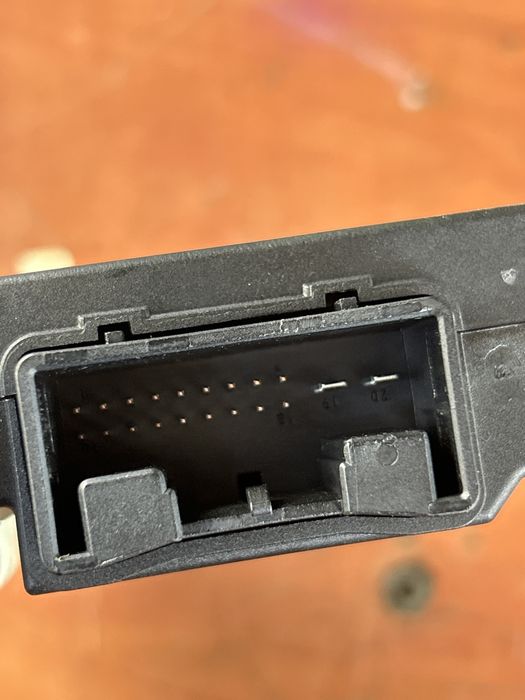 Modul calculator motoras usa dreapta apate vw passat b6 an 2010