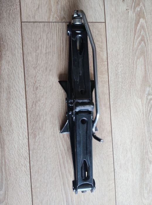 Оригинален крик от Renault Megane