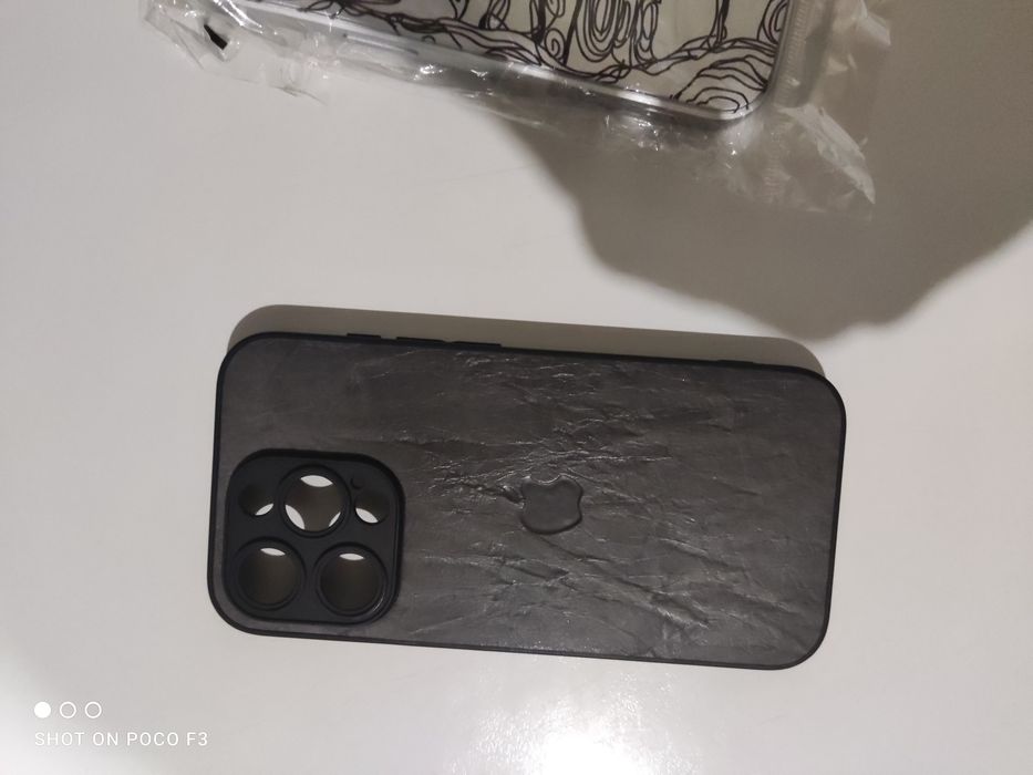 Чехлы на iPhone 15 pro