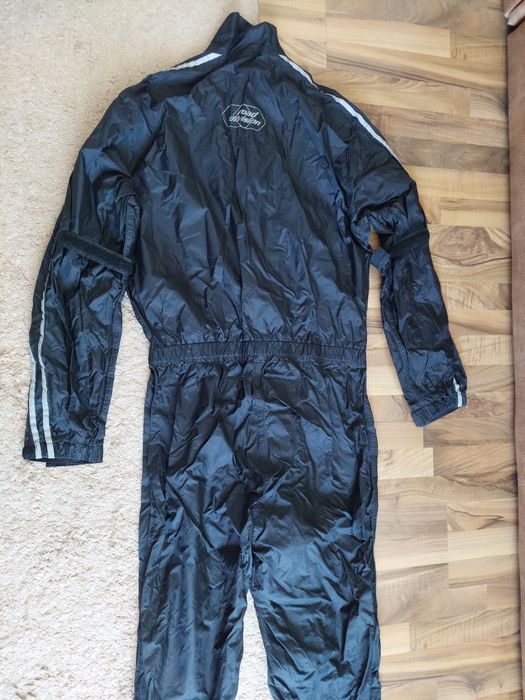 Costum impermeabil,combinezon dintr-o bucata,marime XXL