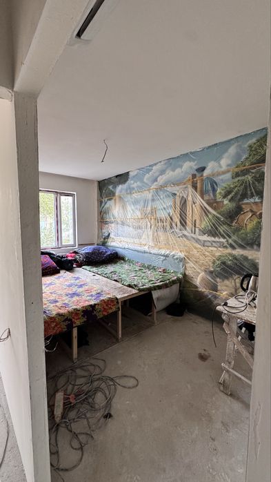 Квартира своя 4 комнаты продаю