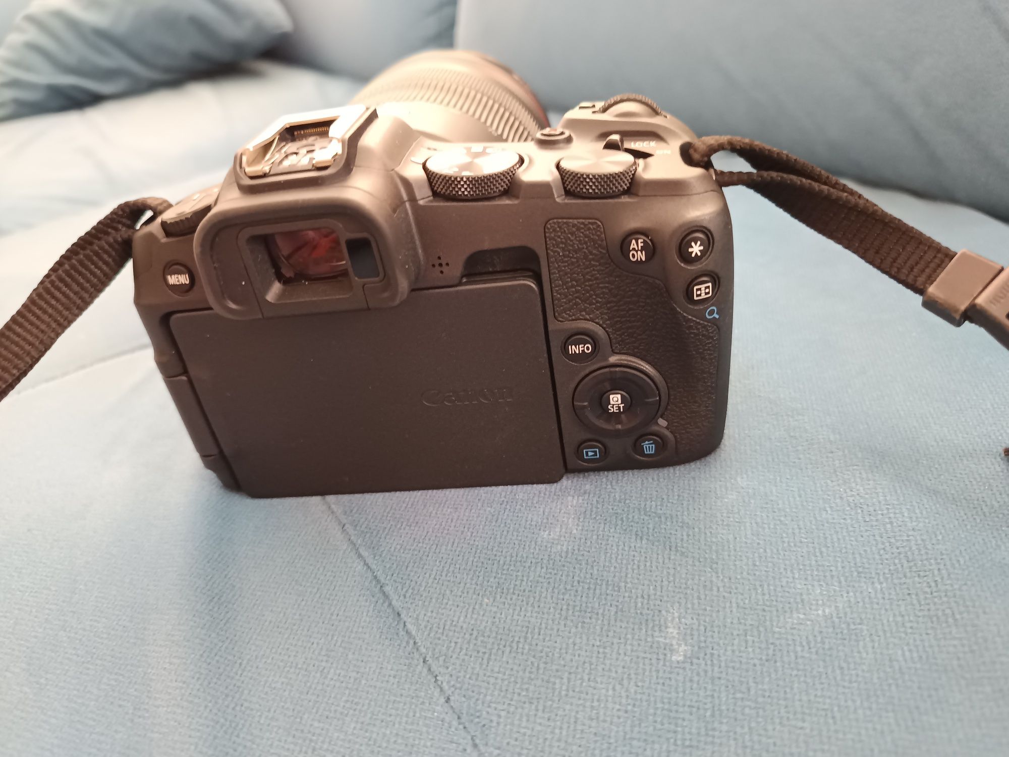 Canon EOS R8 Full frame + 24-105 RF F4 в гаранция