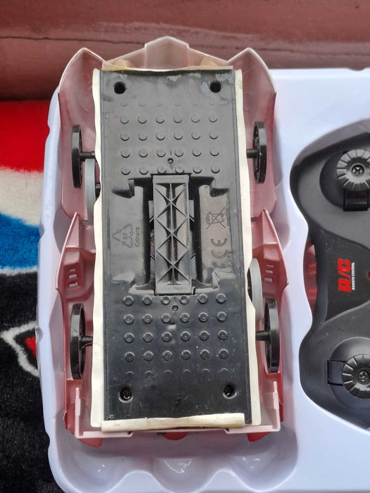 кола която ходи по прозорците и гладки стени