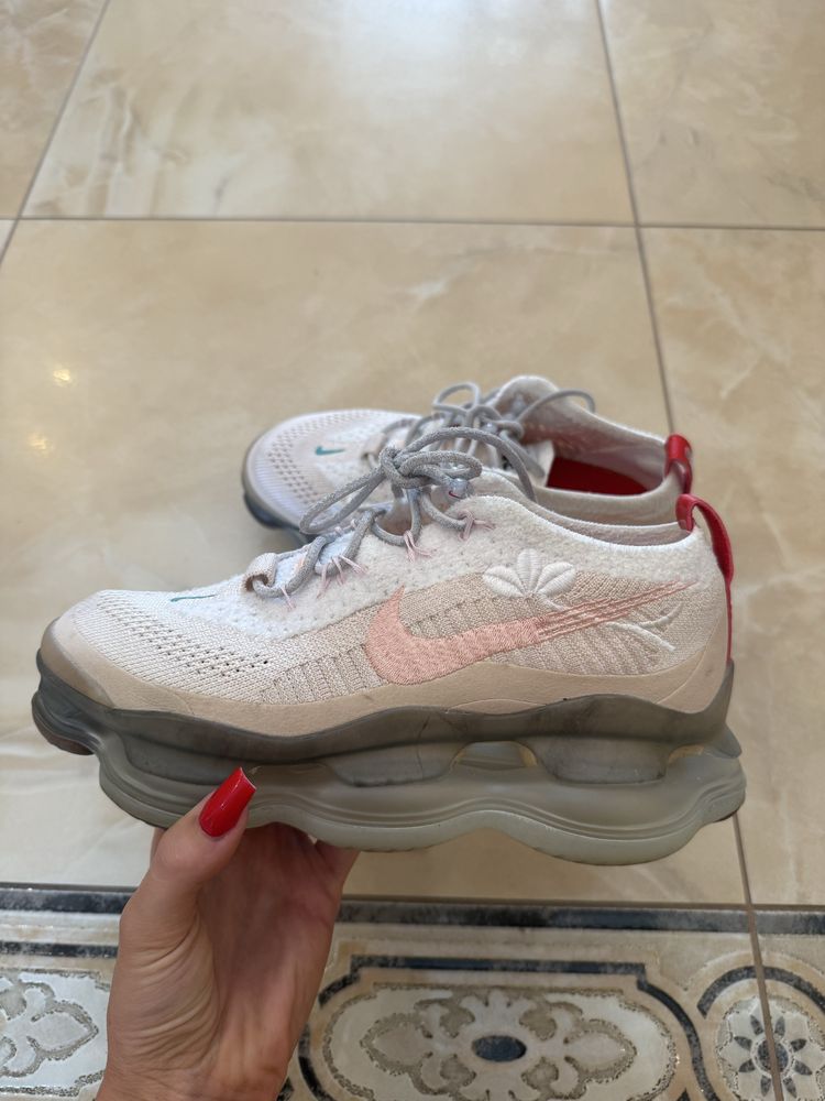 Дамски маратонки Nike 37,5 номер