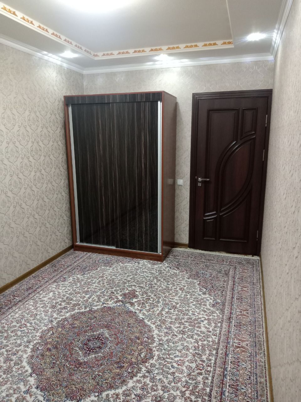 3 хонали квартира ижарага берилади!!!