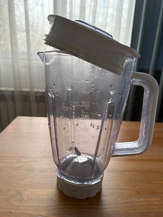 Продается Блендер стационарный Philips HR-2224/00