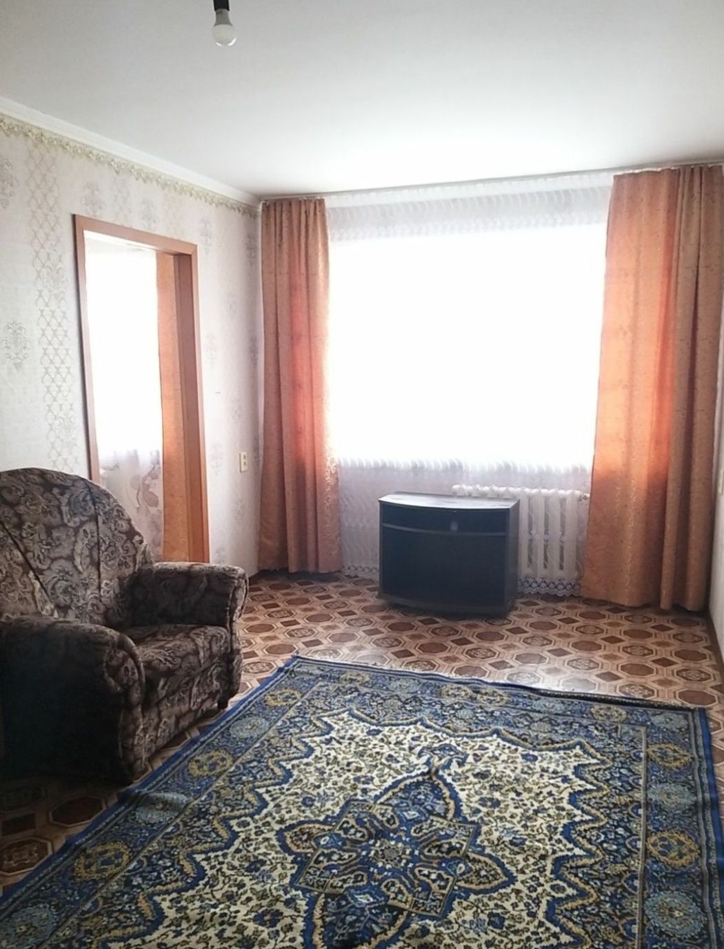 Продам 2 комн.кв 2/5, цена 12,500, р-н Караван