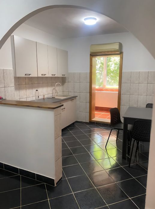 Proprietar închiriez apartament cu 2 camere zona Soarelui