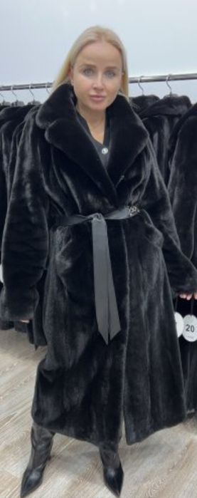 Продается норковая шуба цвет черный