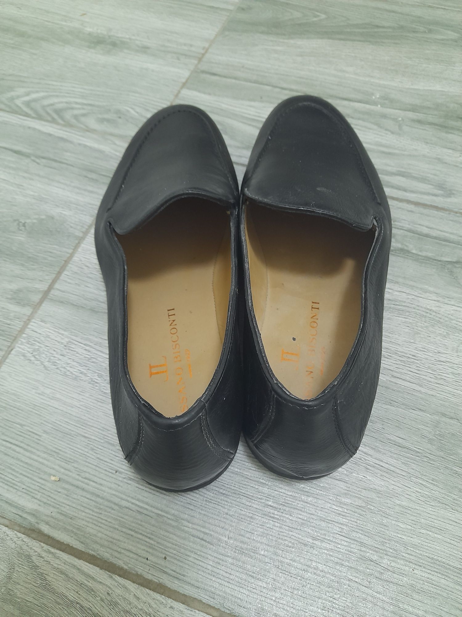 Vând pantofi piele nr43