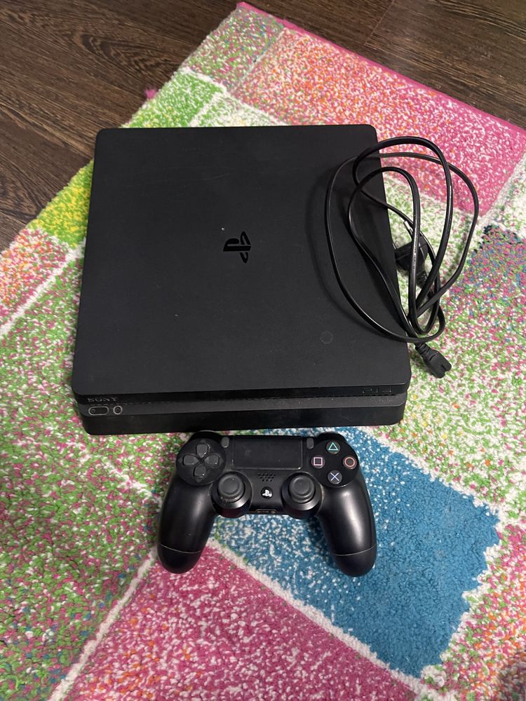 Vand PS4 slim + 70 jocuri