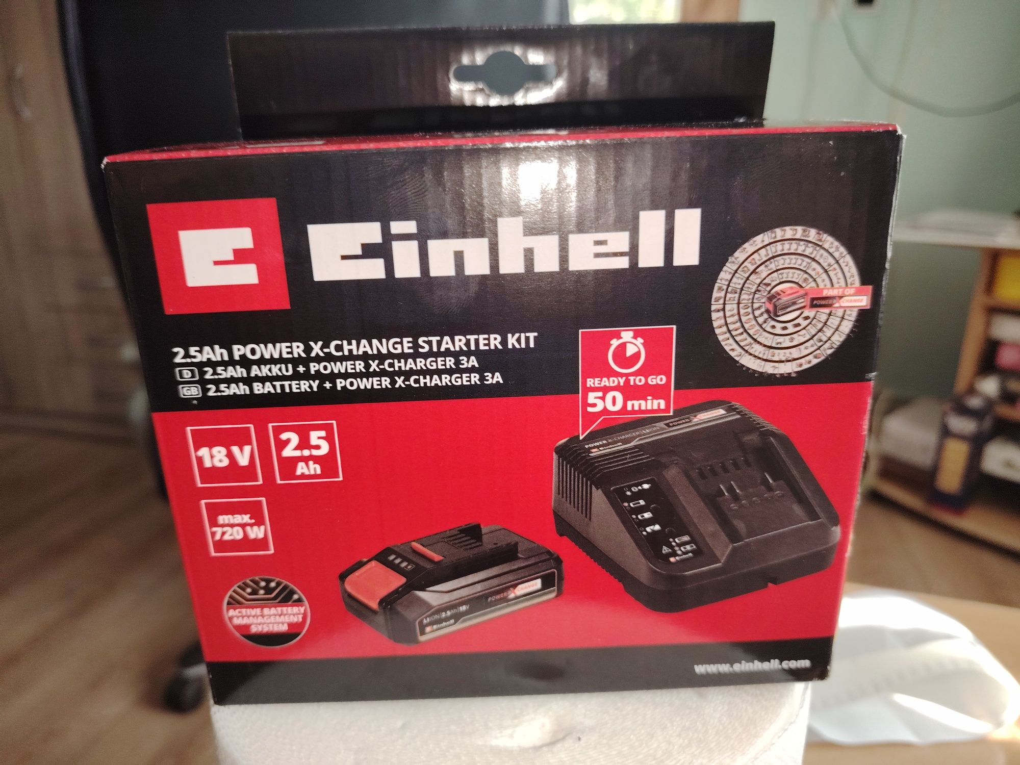 Kit acumulator si incarcator Einhell PXC 4512097, 18 V. 2.5Ah,.
