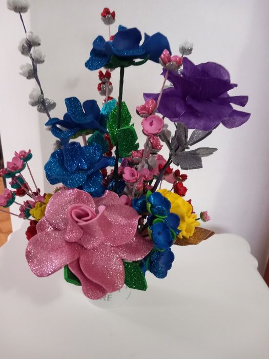 Flori lucrate manual din guma