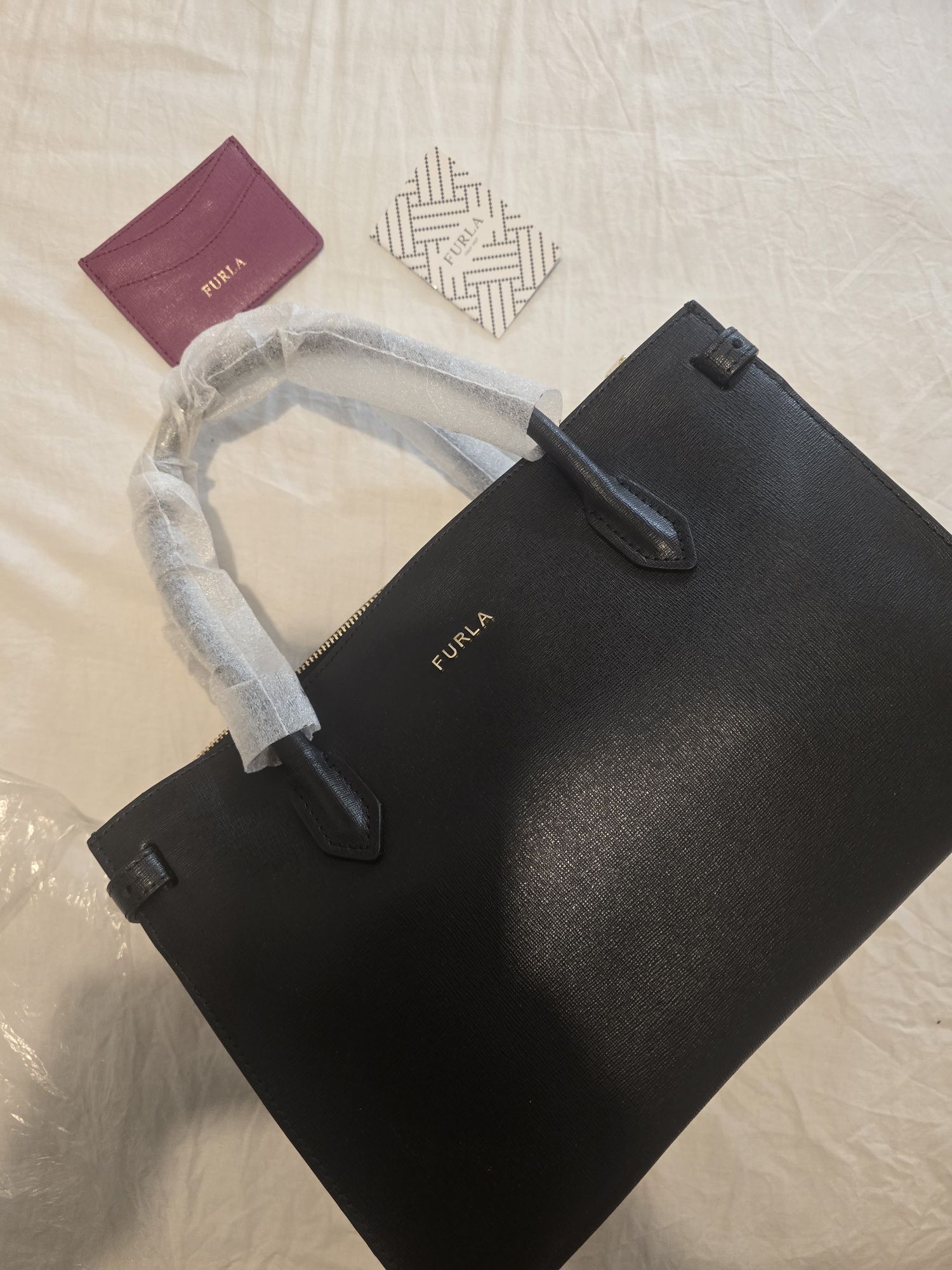 Нова дамска чанта ,,, Furla,,,