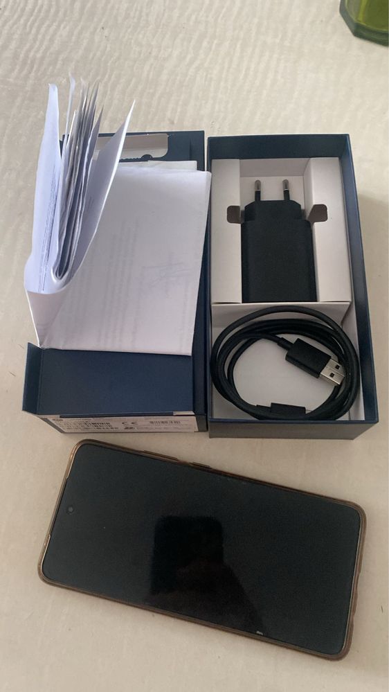 Vand motorola G72 dual sim ,cu garantie
