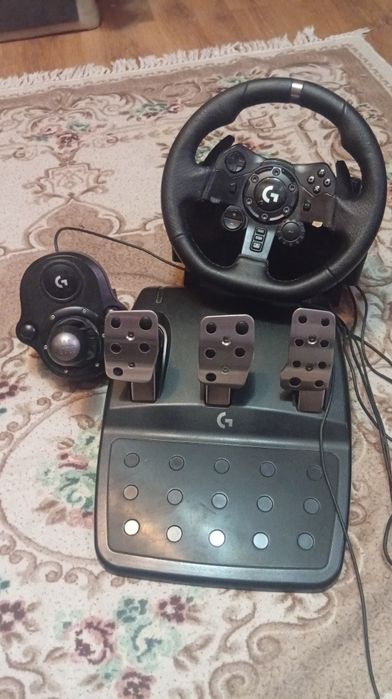 Playstation 4  i Logitech g 923