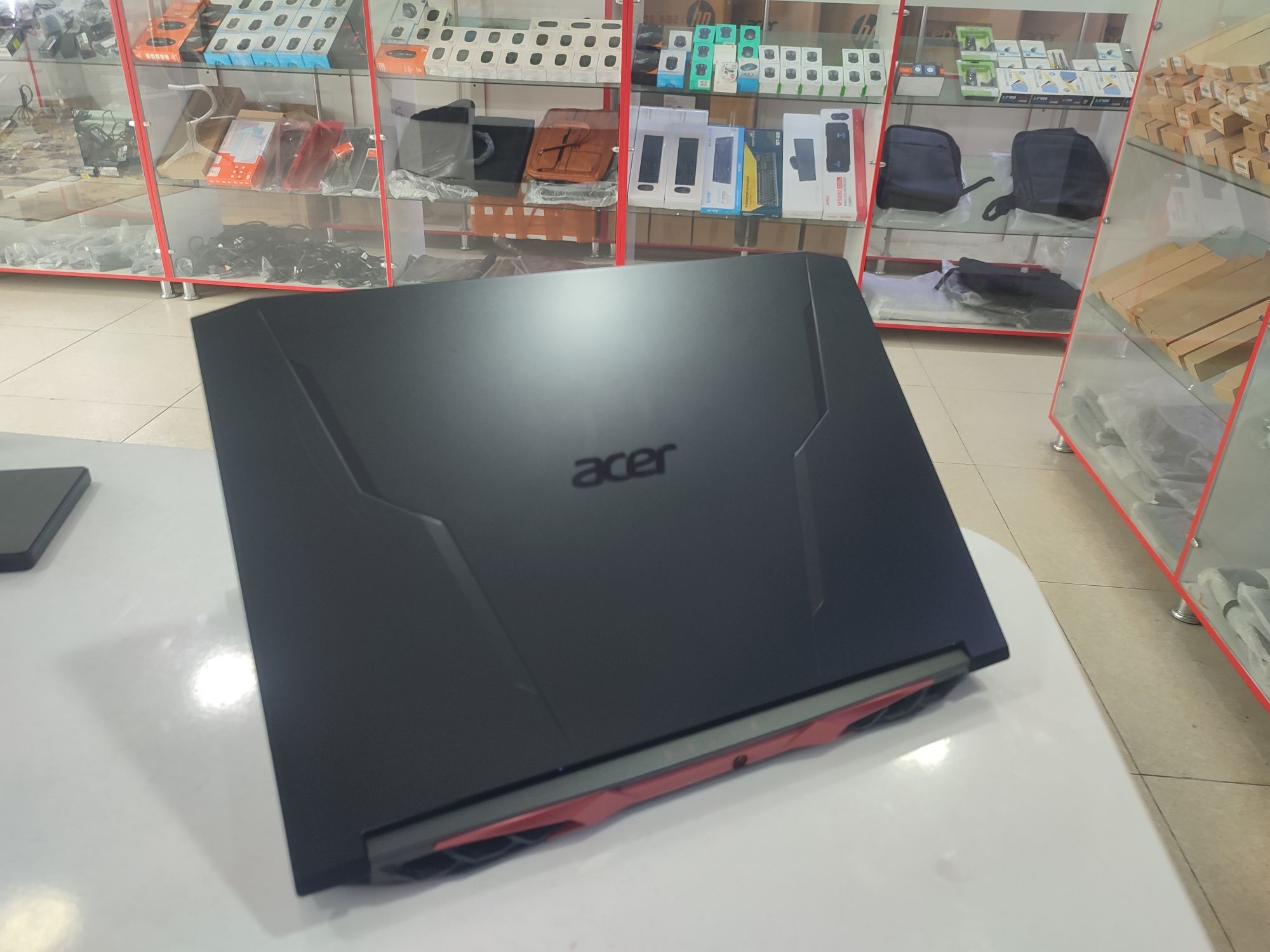 Acer nitro Ryzen 9 (core i9) 3070 8 gb videokartalik monstr
