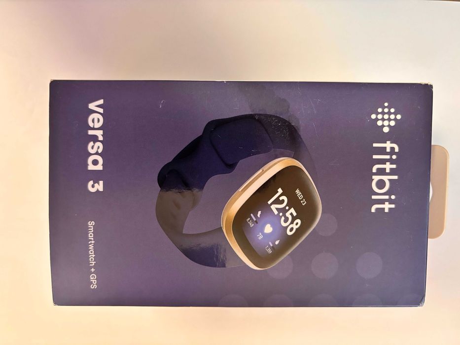Ceas Fitbit Versa 3, NFC, GPS, Silicon, Midnight/ Soft Gold Aluminum