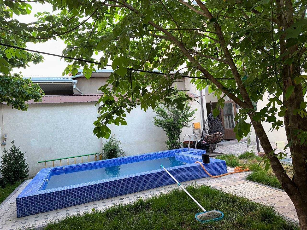 Продаётся 2х этажный дом и также сдаётся в аренду.