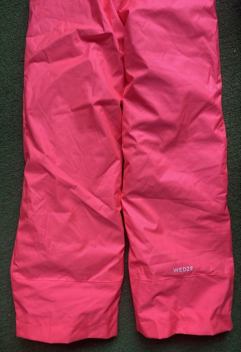 Продавам ски панталони като нови за 9-10 г. размер 134/140