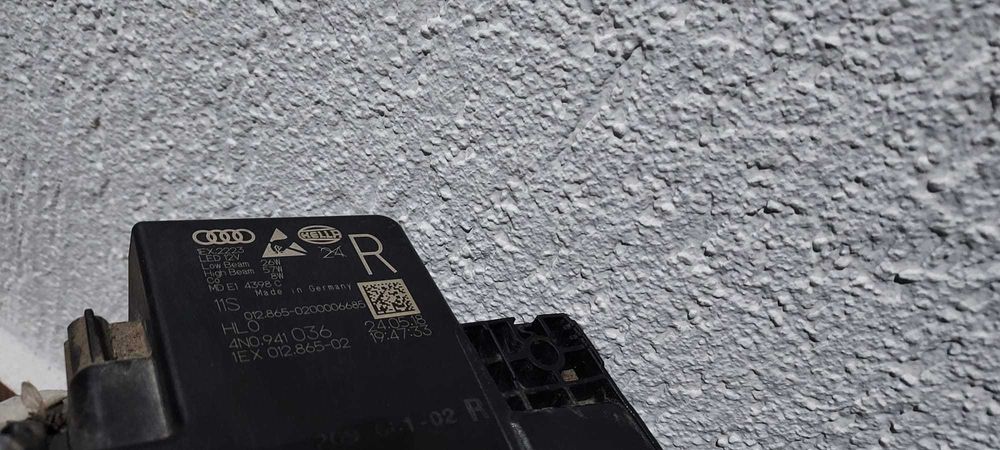 far audi a8 S8 dreapta LED Matrix model 2018-2020