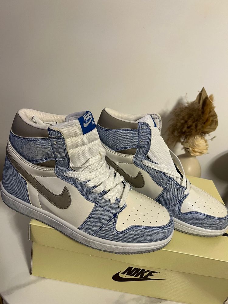 Adidasi Jordan 1 Hyper Royal Retro OG