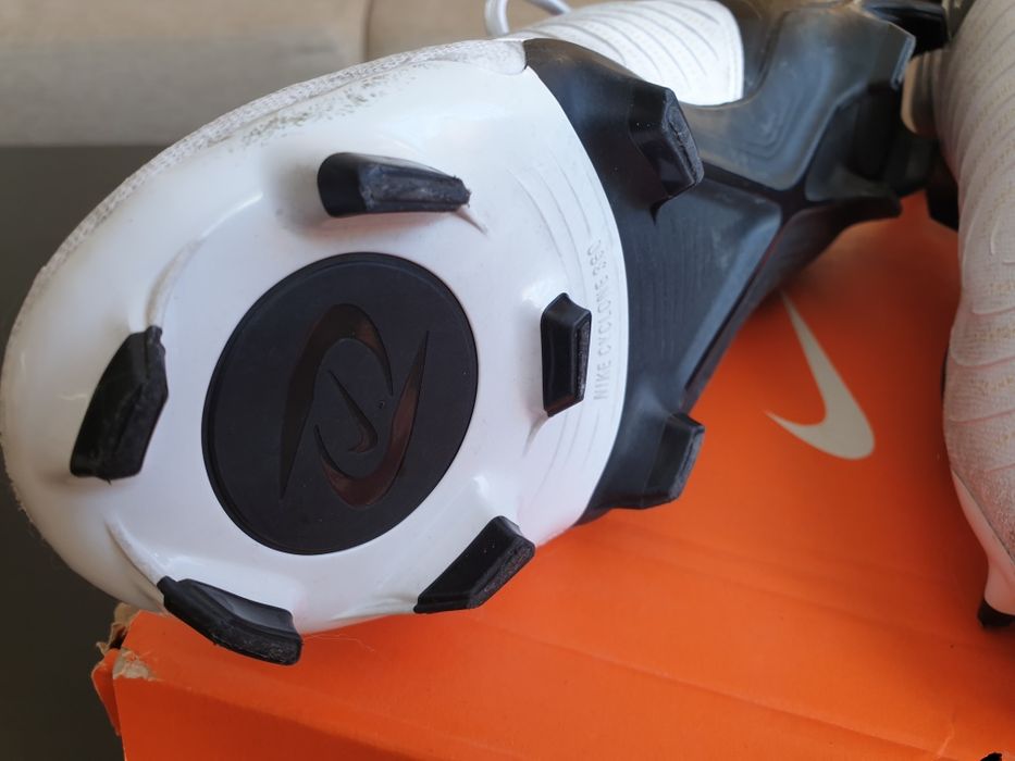 Бутонки Nike 40 номер.