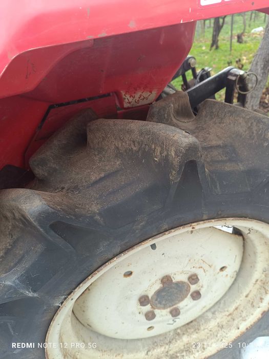 продавам трактор