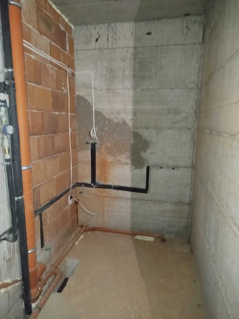 Продава се Тристаен апартамент в Асеновград - 100 кв.м за 1300 €/кв.м - Снимка #8