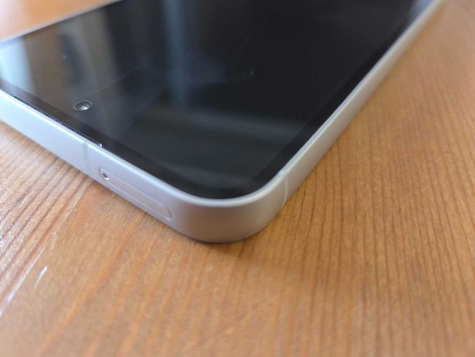 Смартфон Samsung Galaxy S23 FE,  8GB RAM, 256GB, 5G, Бял. В гаранция.