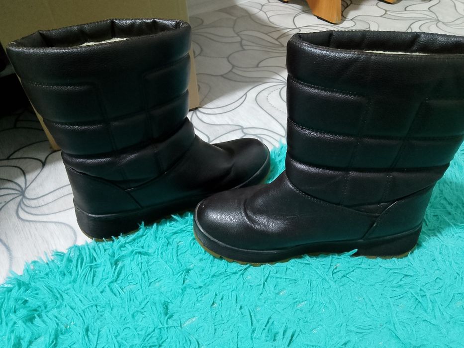 Продам женские сапоги в отличном состоянии