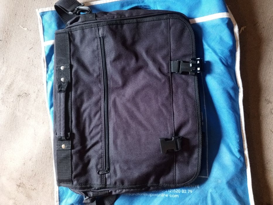 Продам сумку для ноутбука  и дома