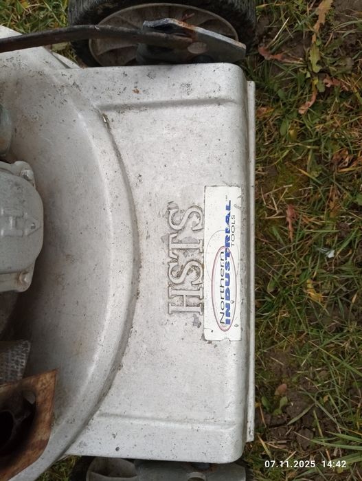 Mașina de tuns iarba cu tracțiune cardan