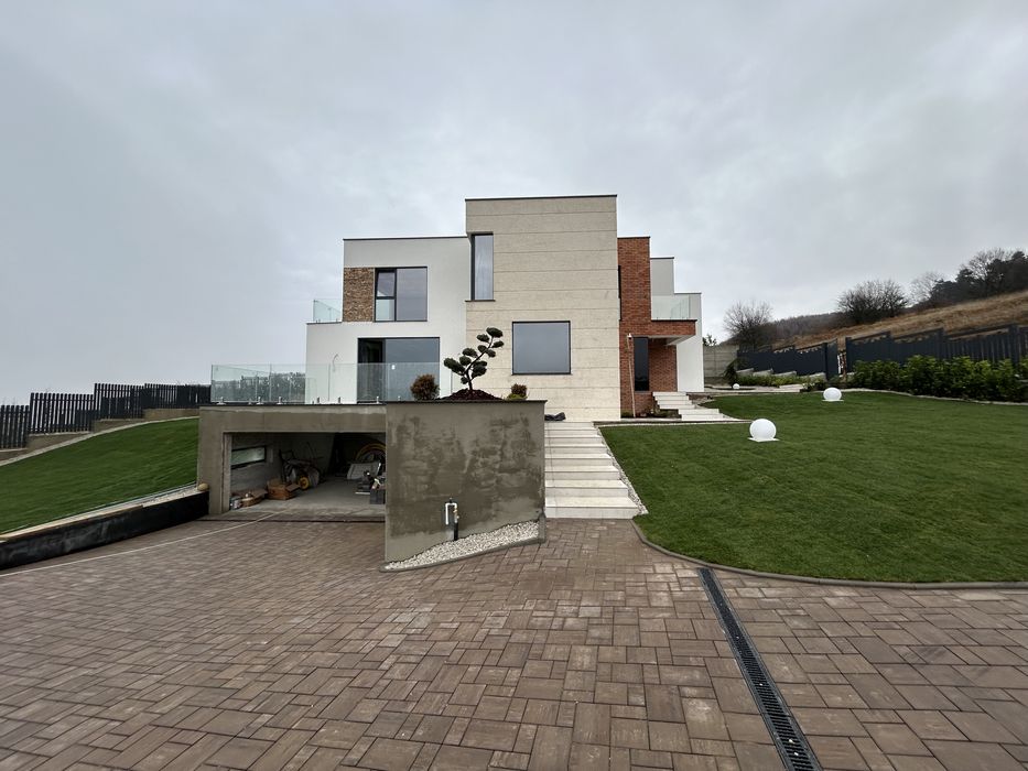 Vand casa in zona Wonderland