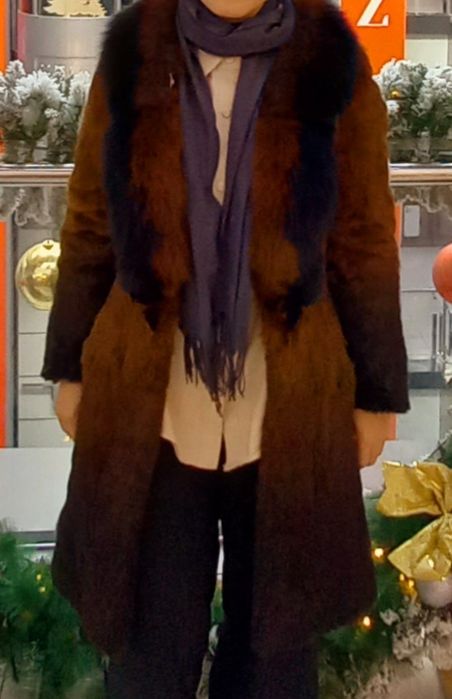 Ayollar shuba paltosi sotiladi