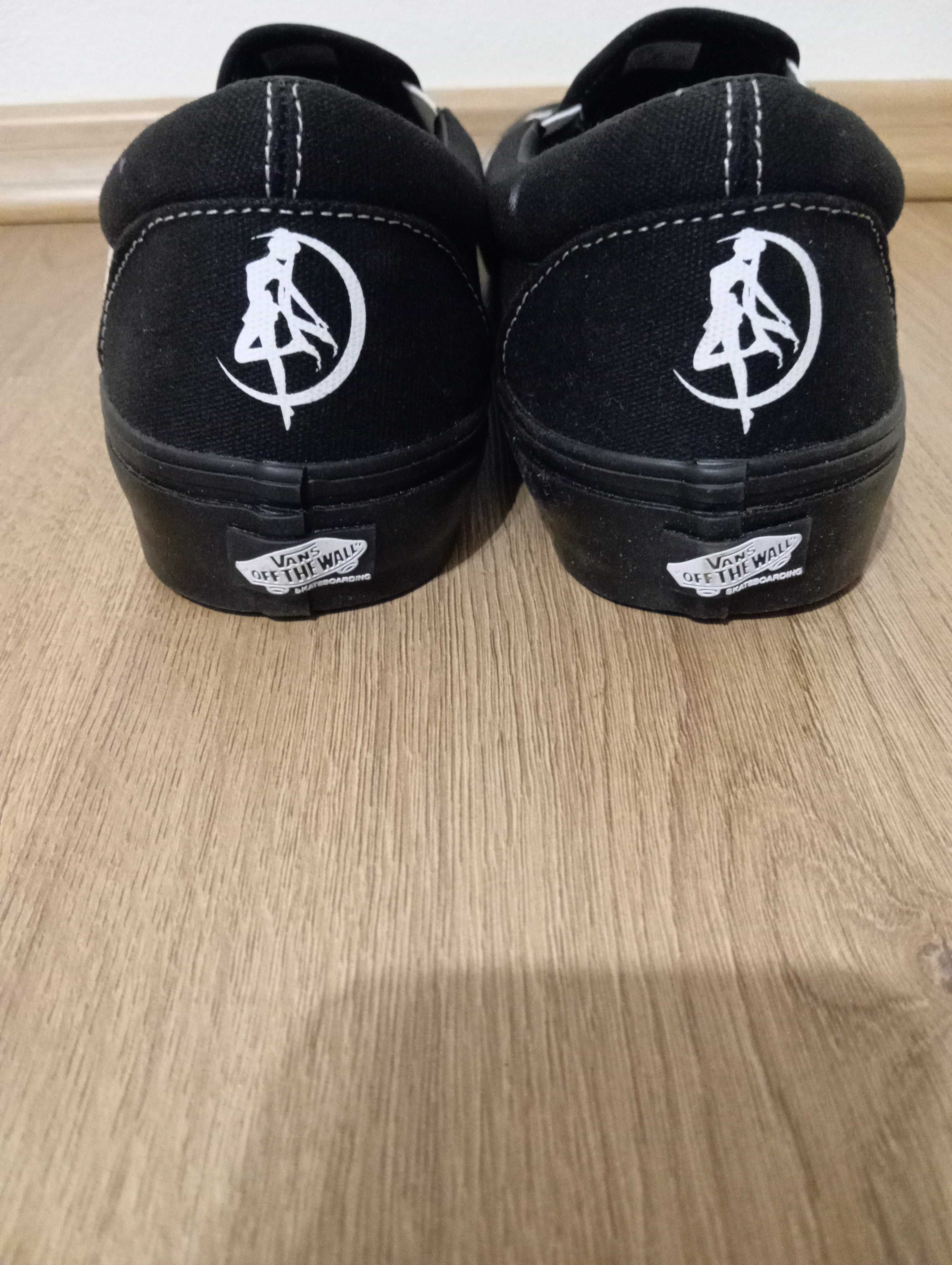 Vans x Sailor Moon - Skate Slip-On