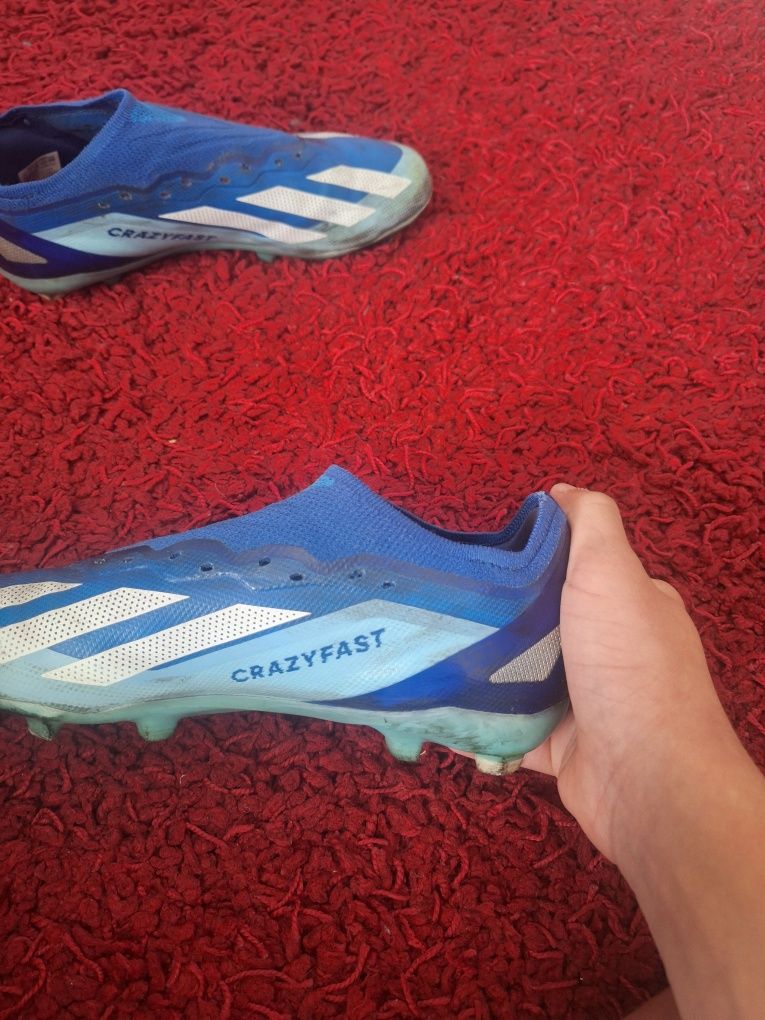 Vând Ghete de fotbal adidas crazyfast