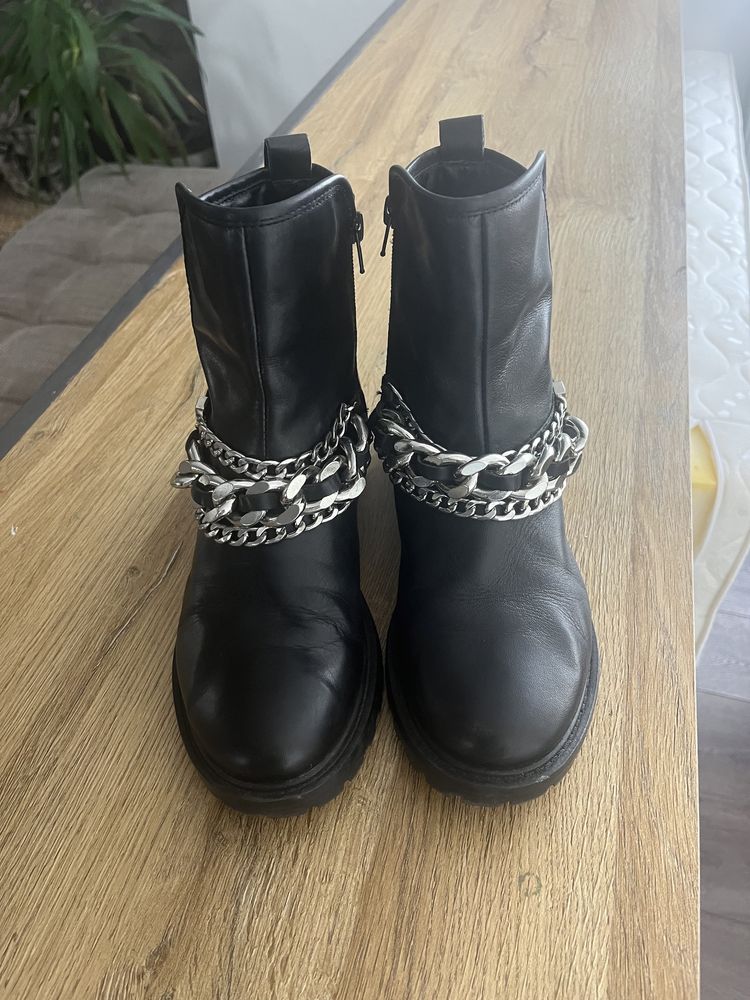 Guess 39 боти като нови