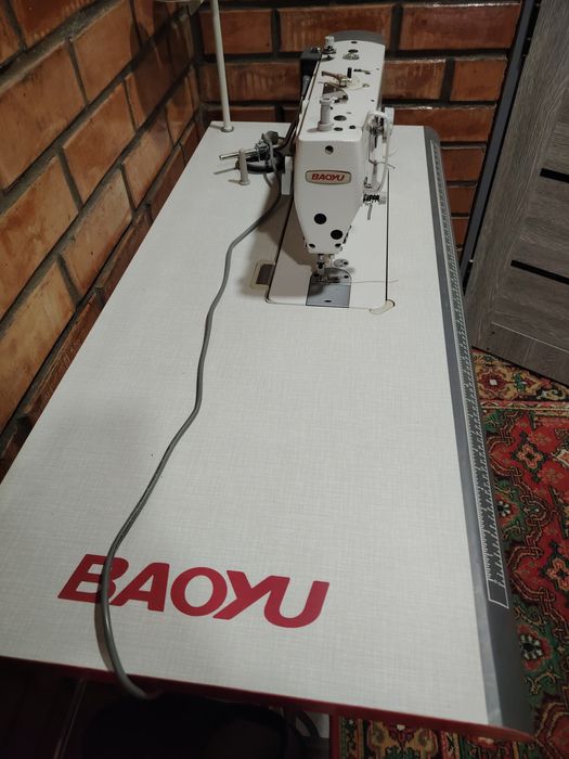 Продаётся Швейная  машинка