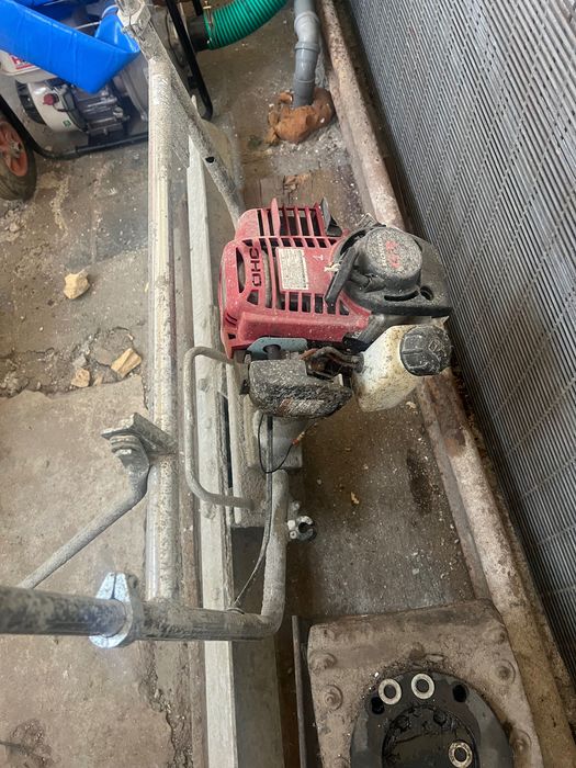 Вибро мастар за бетон Хонда