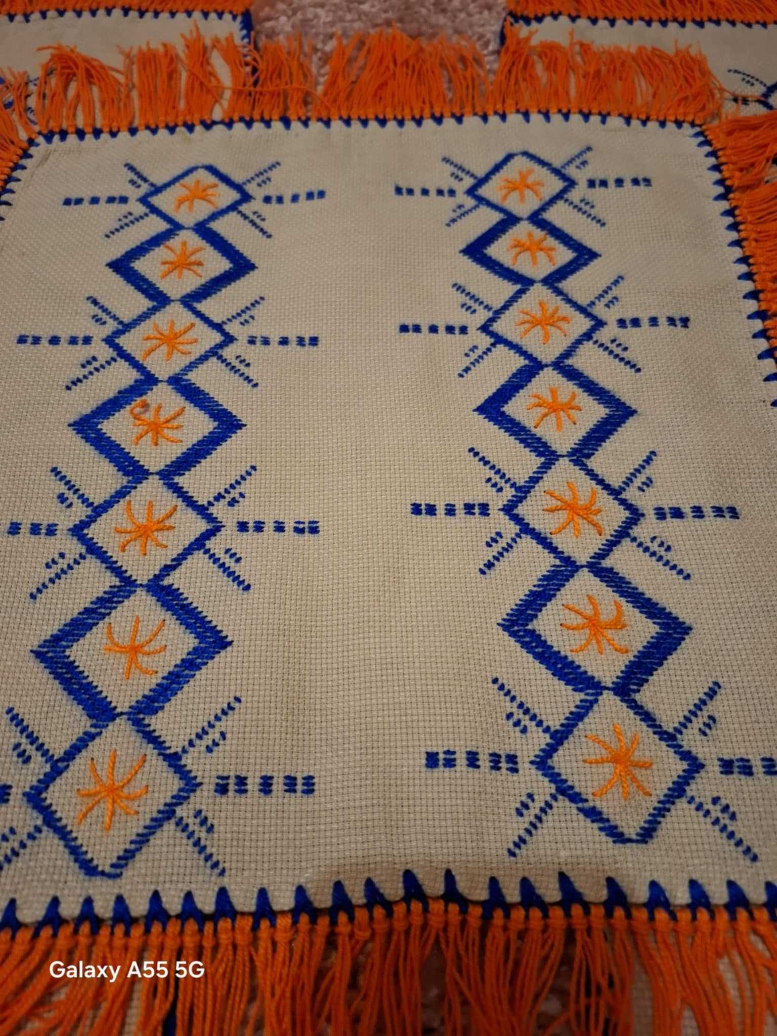 Бродирани Карета